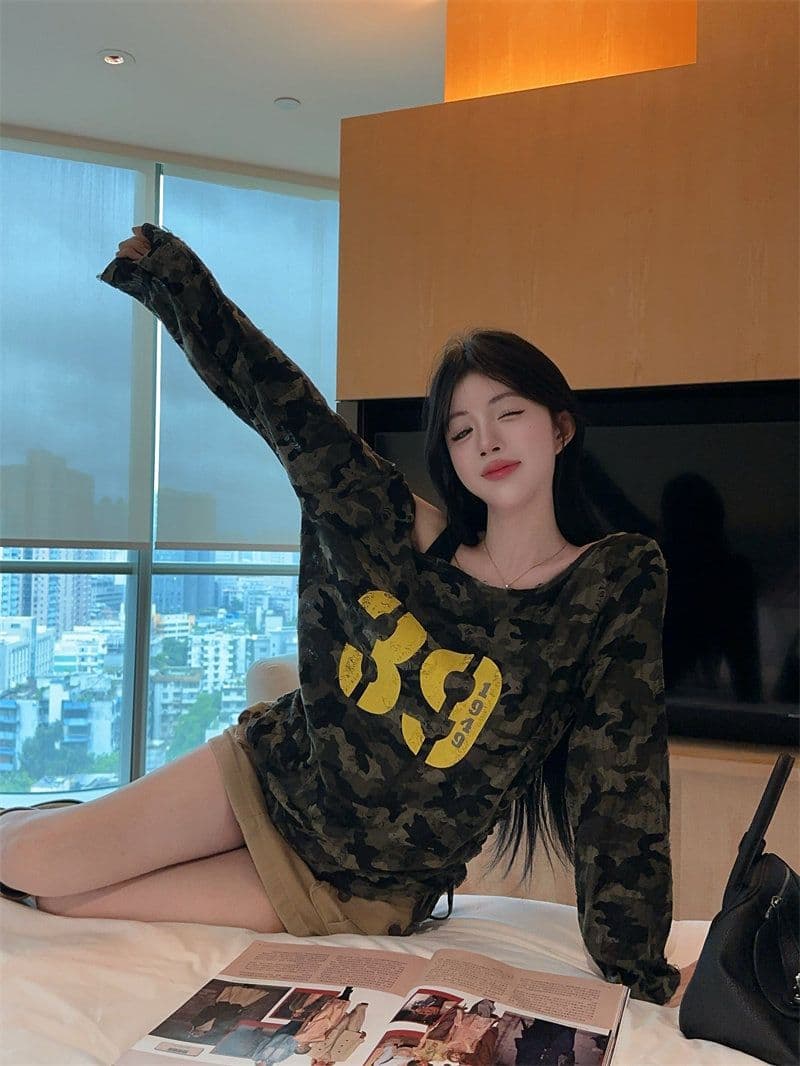 2026 봄 가을 불모지 바람 핫걸 카모플라주 알파벳 긴팔 티셔츠 여성 펌프 로프 스트랩 오프숄더 슬림해 보이는 맨위 상세 이미지 5