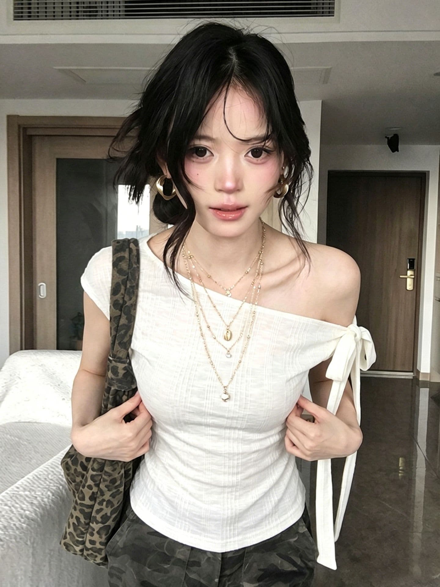 2026 비스듬한 어깨 레이스업 반팔 티셔츠 여름 새로운 프랑스식 착용 가져 가라. Chic 맨위 상세 이미지 5