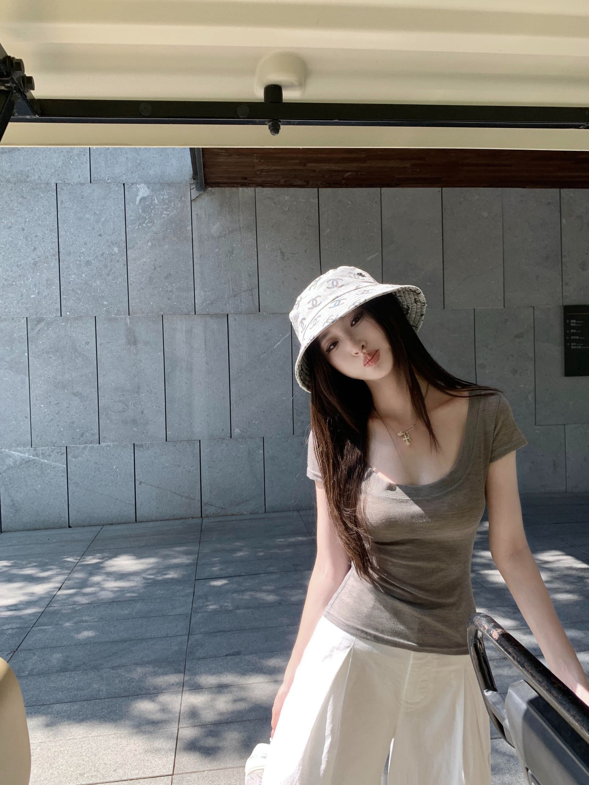 2026u 칼라 몸매 가꾸기 반팔 맨위 여성 여름 마이크로 ~을 통해 슬림해 보이는 낮은 네크라인 긍정적 인 어깨 티셔츠 기본 셔츠 상세 이미지 3