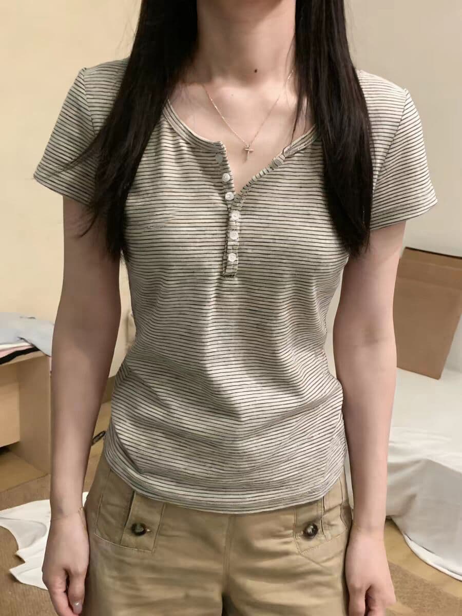 2026 한 부서 헨리 칼라 스트라이프 긍정적 인 어깨 반팔 티셔츠 작은 대중 여성 여름 새로운 상세 이미지 6