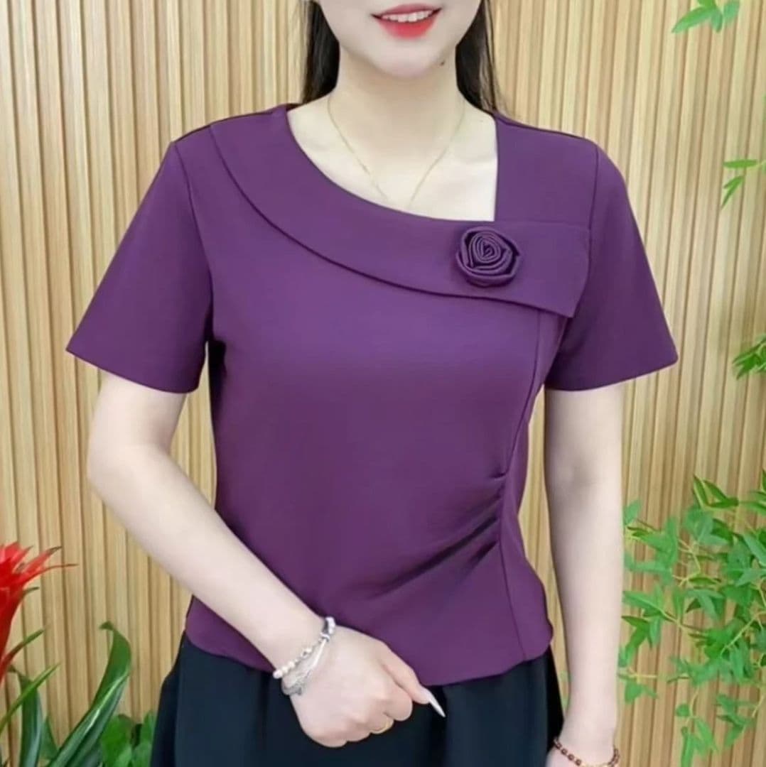 2026 여름 새로운 비스듬한 칼라 디자인 센스 패션 허리 수축 반소매 슬림해 보이는 반팔 티셔츠 맨위 여성 이미지 3