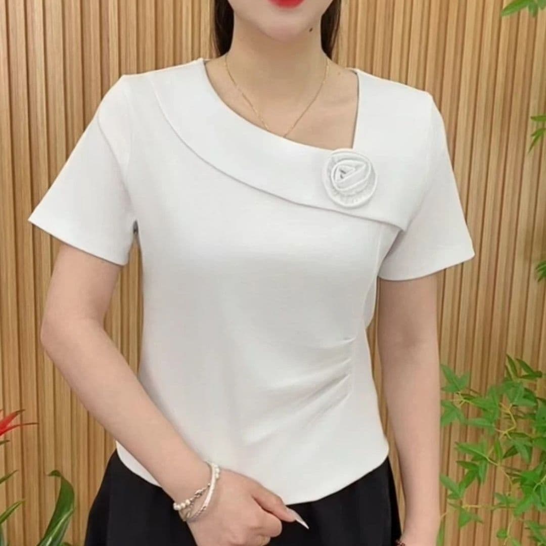 2026 여름 새로운 비스듬한 칼라 디자인 센스 패션 허리 수축 반소매 슬림해 보이는 반팔 티셔츠 맨위 여성 상세 이미지 19