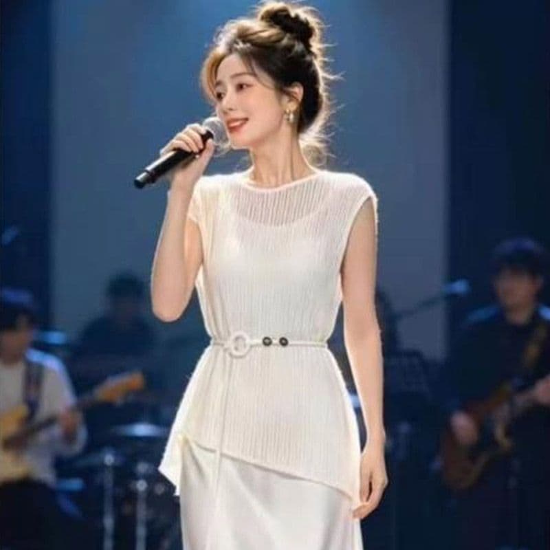 2026 여름 빛 럭셔리 고급 센스 니트 맨위 패션 슬림해 보이는 품격 홀로우 아웃 자외선 차단 티셔츠 여성