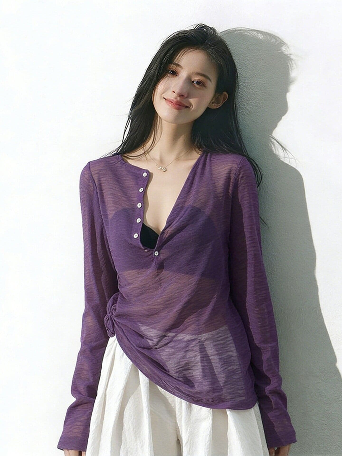 2026 느슨함 고급 센스 반 개방 칼라 자외선 차단 긴팔 티셔츠 여성 여름 외출용 얇은 통기성 블라우스 맨위 상세 이미지 3