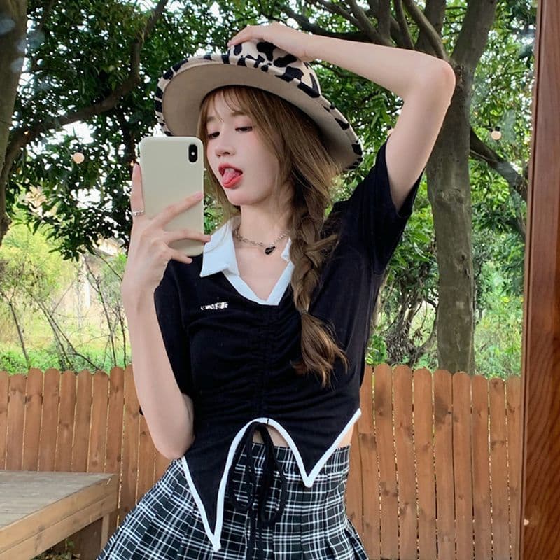 2026 POLO 칼라 반팔 티셔츠 여성 디자인 센스 작은 대중 지방 mm 검정색 슬림해 보이는 불규칙 펌프 로프 맨위 이미지 3