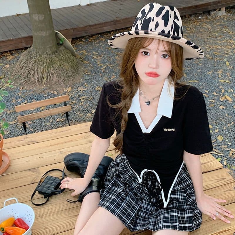 2026 POLO 칼라 반팔 티셔츠 여성 디자인 센스 작은 대중 지방 mm 검정색 슬림해 보이는 불규칙 펌프 로프 맨위 이미지 2