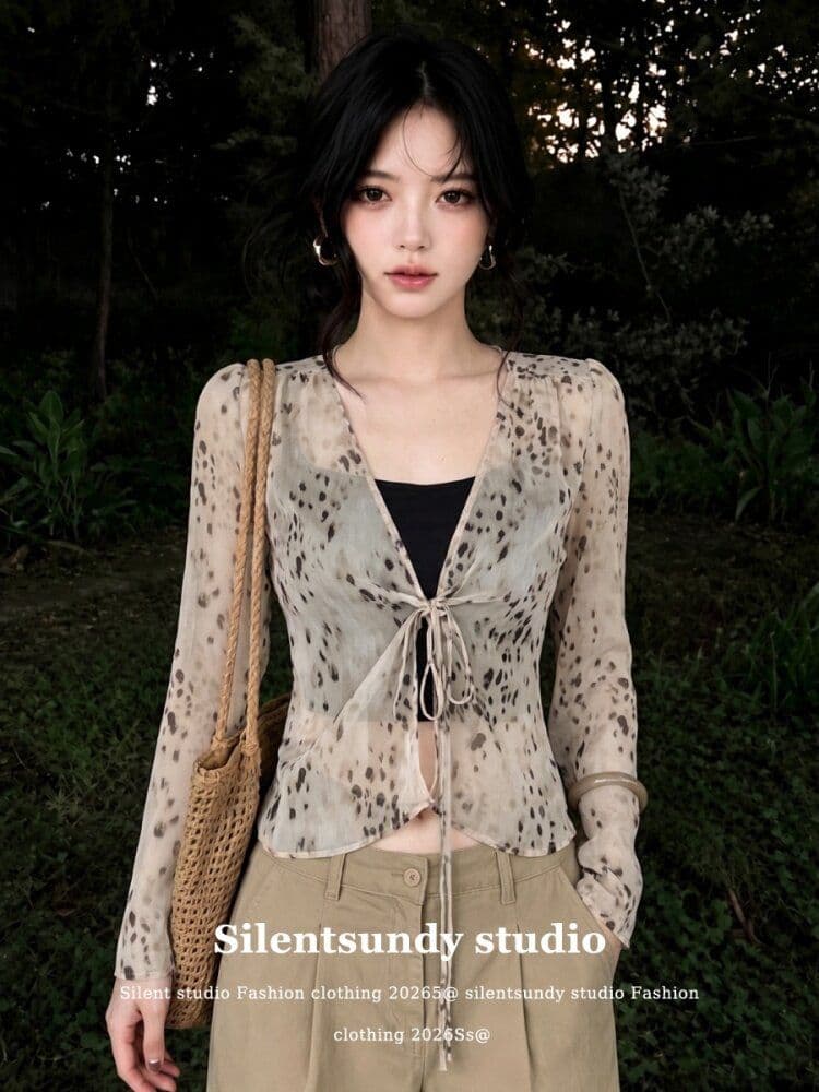 2026 있음 가슴 패드 레오파드 무늬 V넥 긴팔 레이스업 여성 셔츠 허리 수축 여름 착용 가져 가라. 디자인 센스 품격 맨위 이미지 4