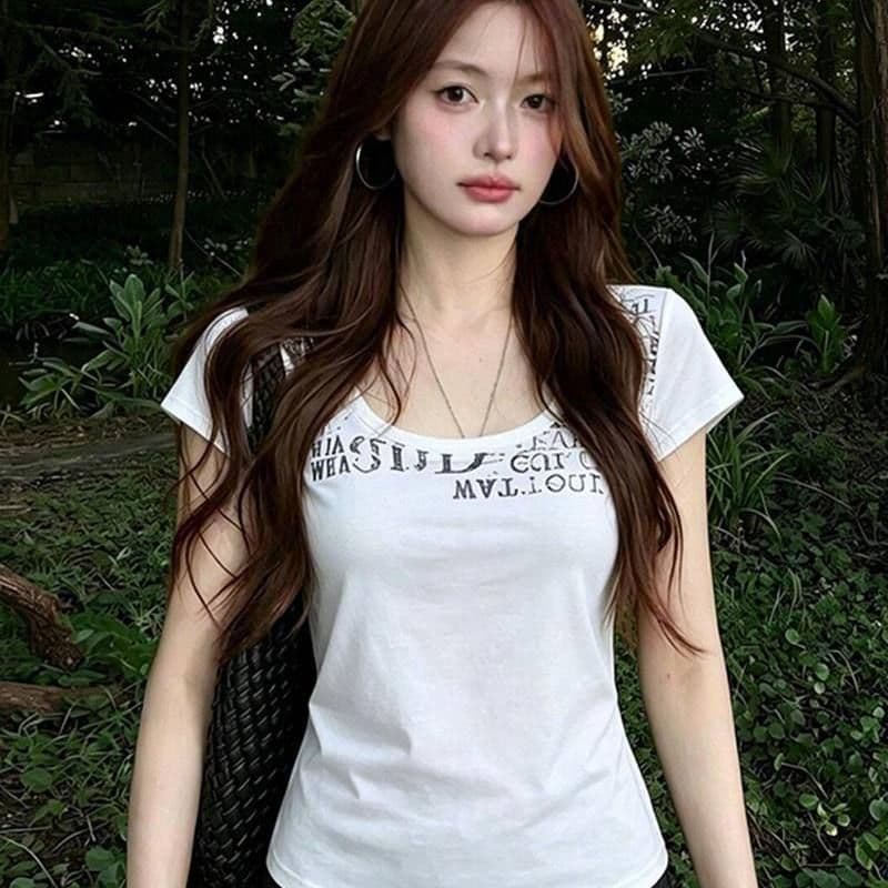 2026 아메리칸 핫걸 알파벳 프린트 u 칼라 반팔 티셔츠 여성 여름 몸매 가꾸기 슬림해 보이는 화이트 맨위