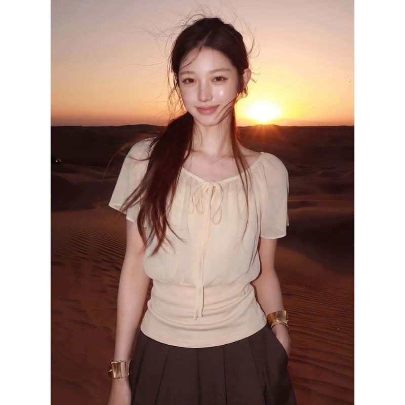 2026 얕은 살구 색상 페이크 레이어드 패치워크 레이스업 V넥 연꽃 잎 소매 여성 셔츠 품격 맨위 이미지 3