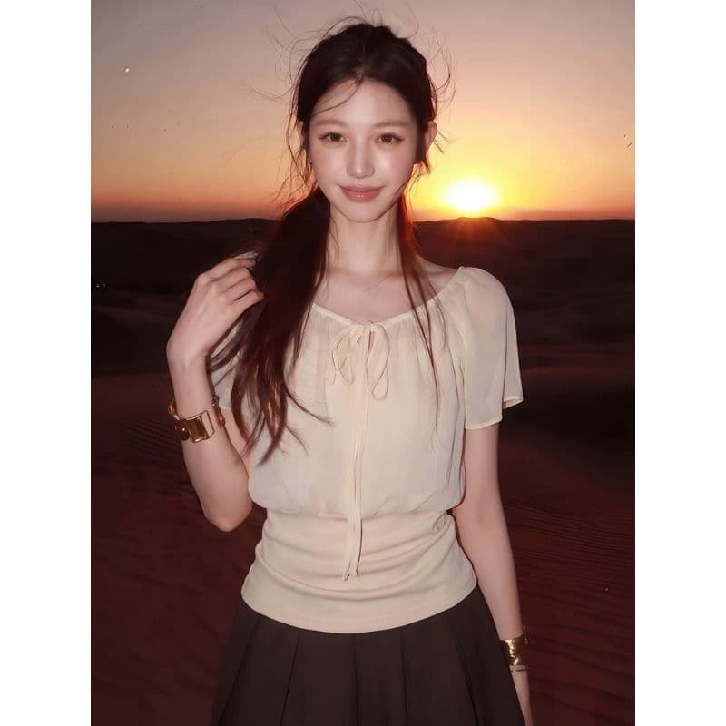 2026 얕은 살구 색상 페이크 레이어드 패치워크 레이스업 V넥 연꽃 잎 소매 여성 셔츠 품격 맨위 이미지 2