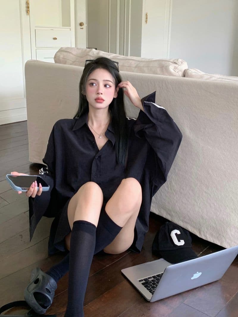 2026 가을 운동 셔츠 짧은 여성 코트 루즈핏 작은 대중 스트라이프 몸매 가꾸기 디자인 센스 얇은 스타일 캐주얼 외출용 맨위 상세 이미지 8