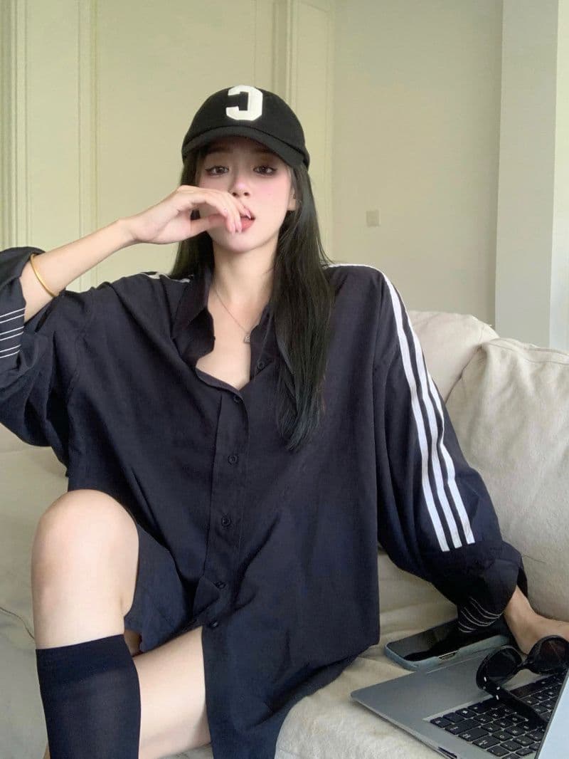 2026 가을 운동 셔츠 짧은 여성 코트 루즈핏 작은 대중 스트라이프 몸매 가꾸기 디자인 센스 얇은 스타일 캐주얼 외출용 맨위 상세 이미지 11