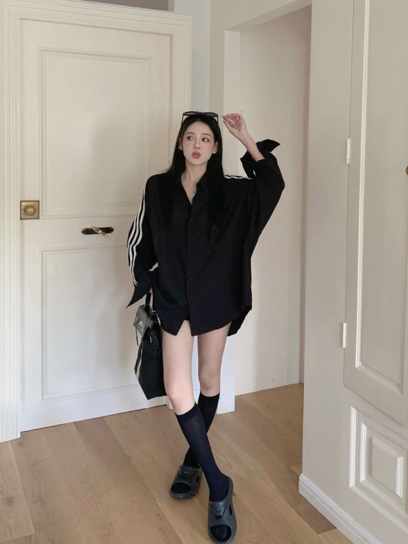 2026 가을 운동 셔츠 짧은 여성 코트 루즈핏 작은 대중 스트라이프 몸매 가꾸기 디자인 센스 얇은 스타일 캐주얼 외출용 맨위 상세 이미지 14