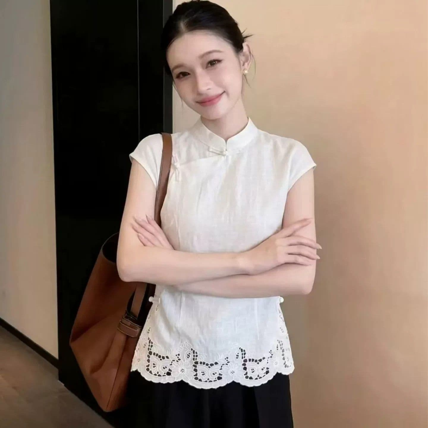 외국 가스 여름 새로운 패션 새로운 중식 국풍 단추 여성 셔츠 레이스 홀로우 아웃 슬림해 보이는 디자인 작은 셔츠 맨위 이미지 4