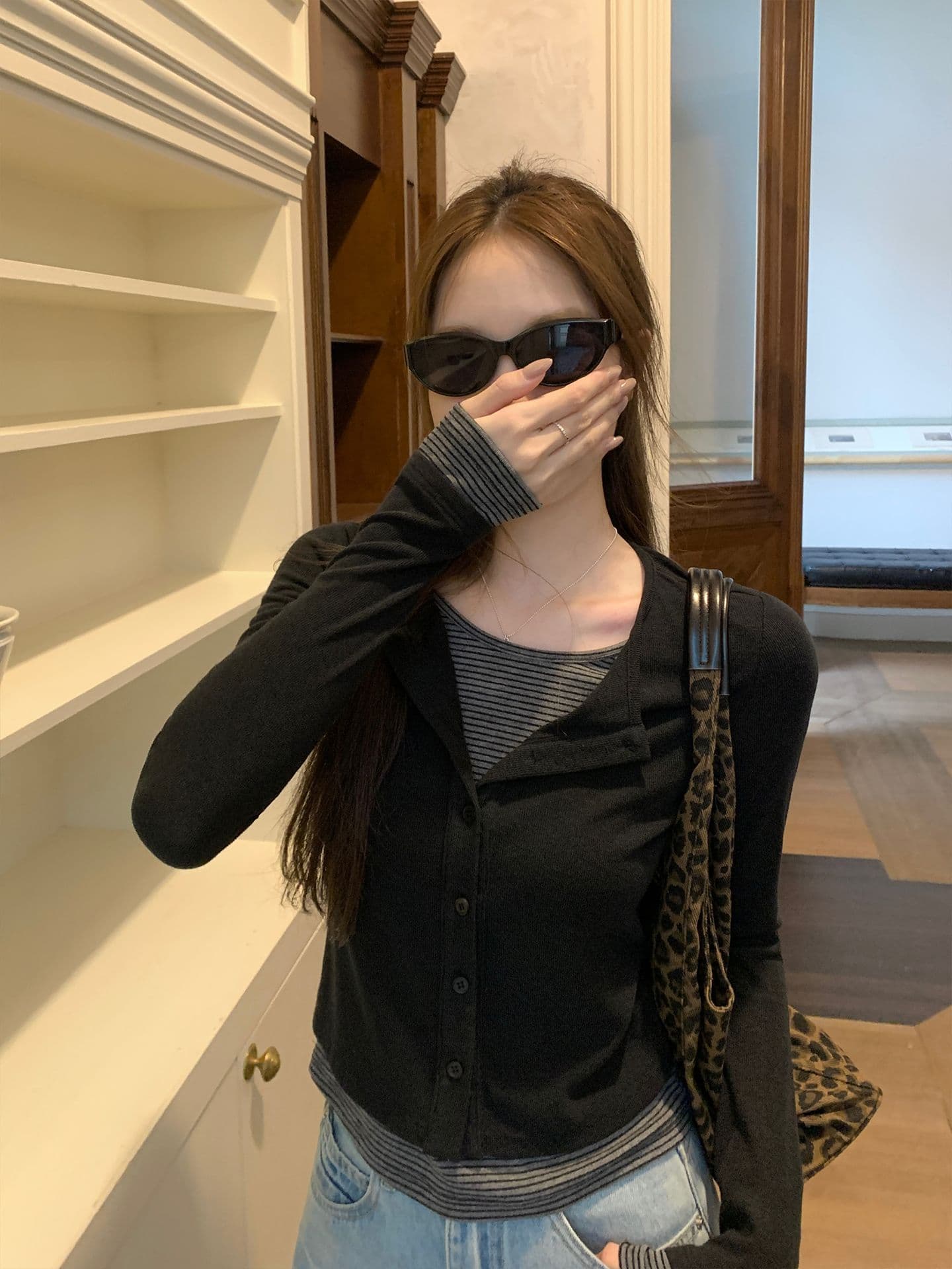 2026 페이크 레이어드 배색 스트라이프 긴팔 티셔츠 여성 가을 새로운 핑크색 느긋한 몸매 가꾸기 슬림해 보이는 품격 맨위 상세 이미지 8