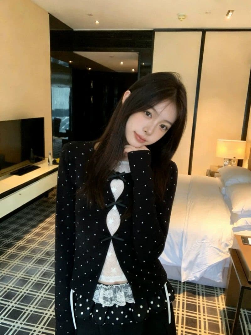 2026 연령 감소 도트 무늬 레이스 조각 페이크 레이어드 티셔츠 여성 가을 새로운 Chic 슬림해 보이는 맨위 상세 이미지 2