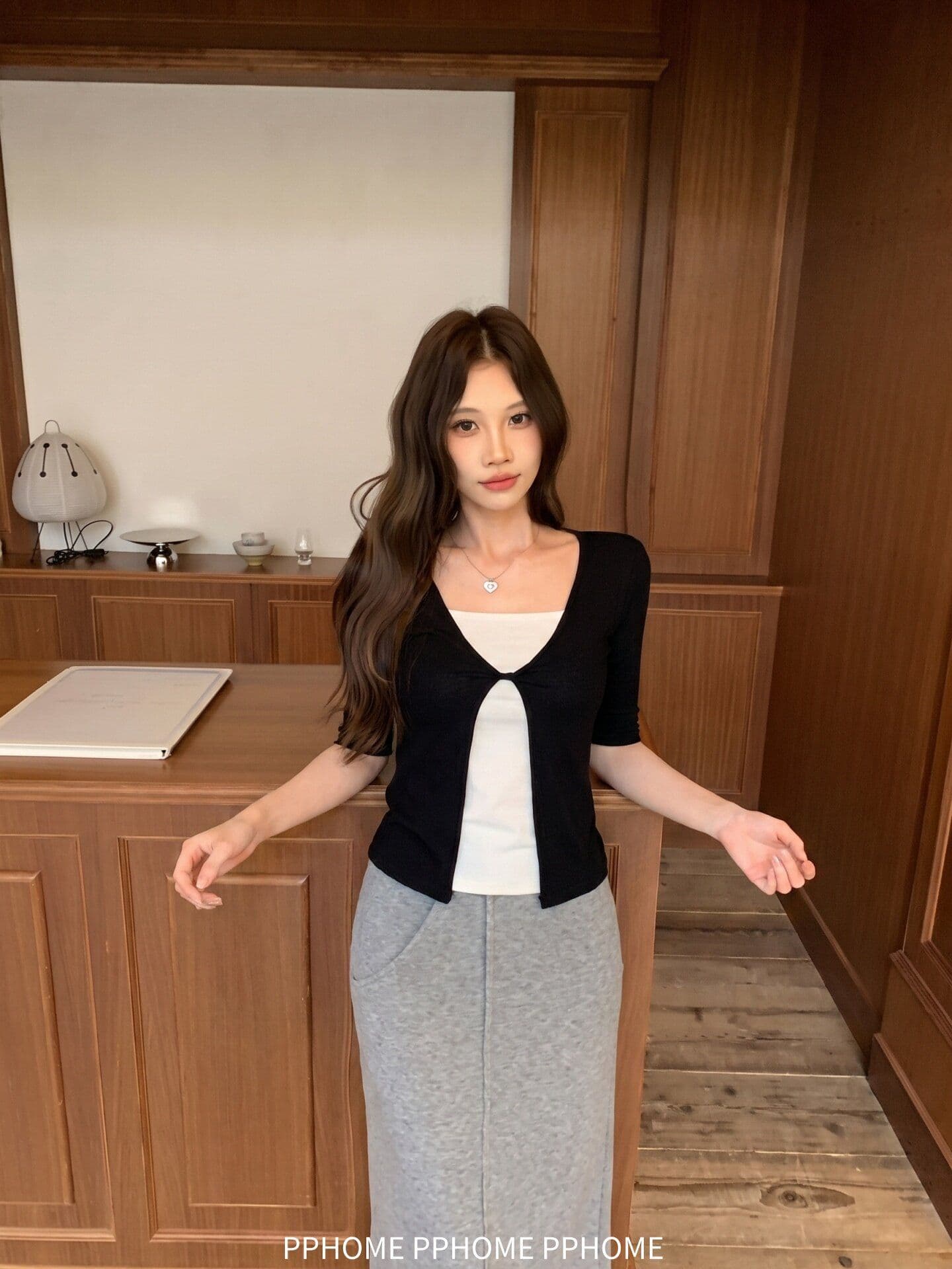 2026 비틀림 디자인 페이크 레이어드 중간 소매 티셔츠 여성 조기 가을 몸매 가꾸기 슬림해 보이는 다용도 맨위 트렌디 상세 이미지 3