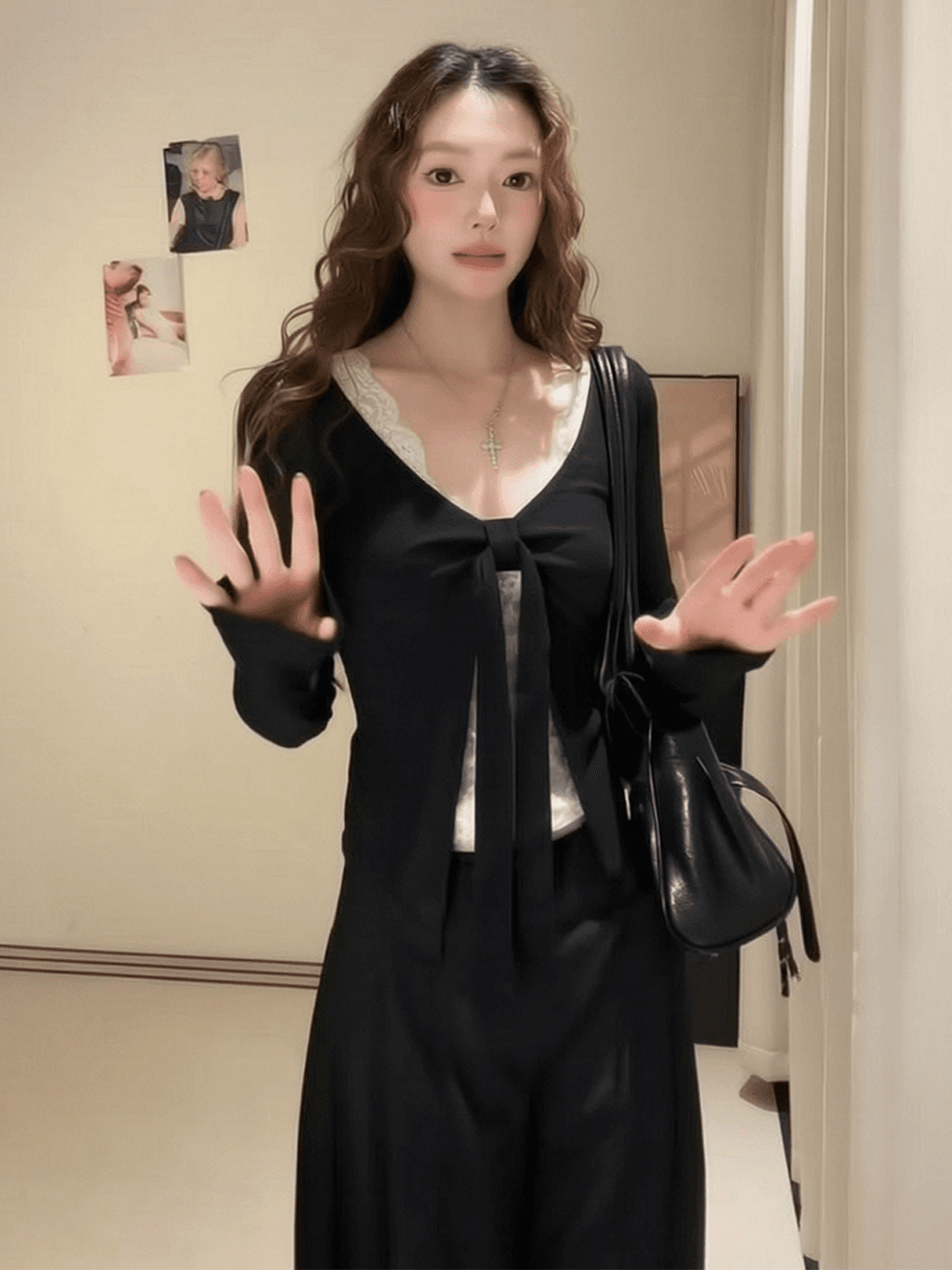 2026 배색 V넥 스트랩 레이스 조각 긴팔 티셔츠 여성 가을 몸매 가꾸기 슬림해 보이는 인사이드 가져 가라. 쇼트 스타일 맨위 이미지 4