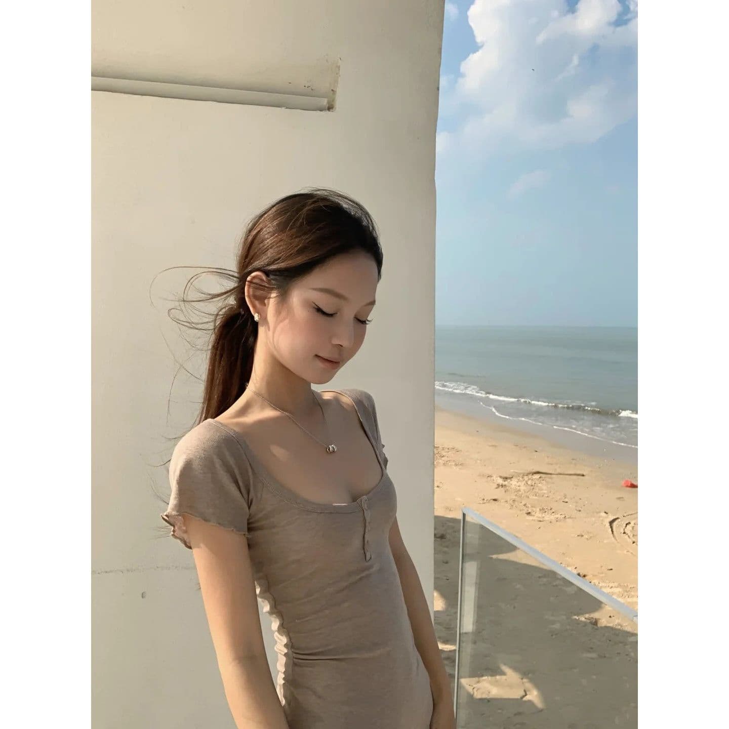 2026 프릴 몸매 가꾸기 대 u 칼라 반팔 티셔츠 여름 꼬집기 허리 작은 날다 소매 맨위 이미지 4