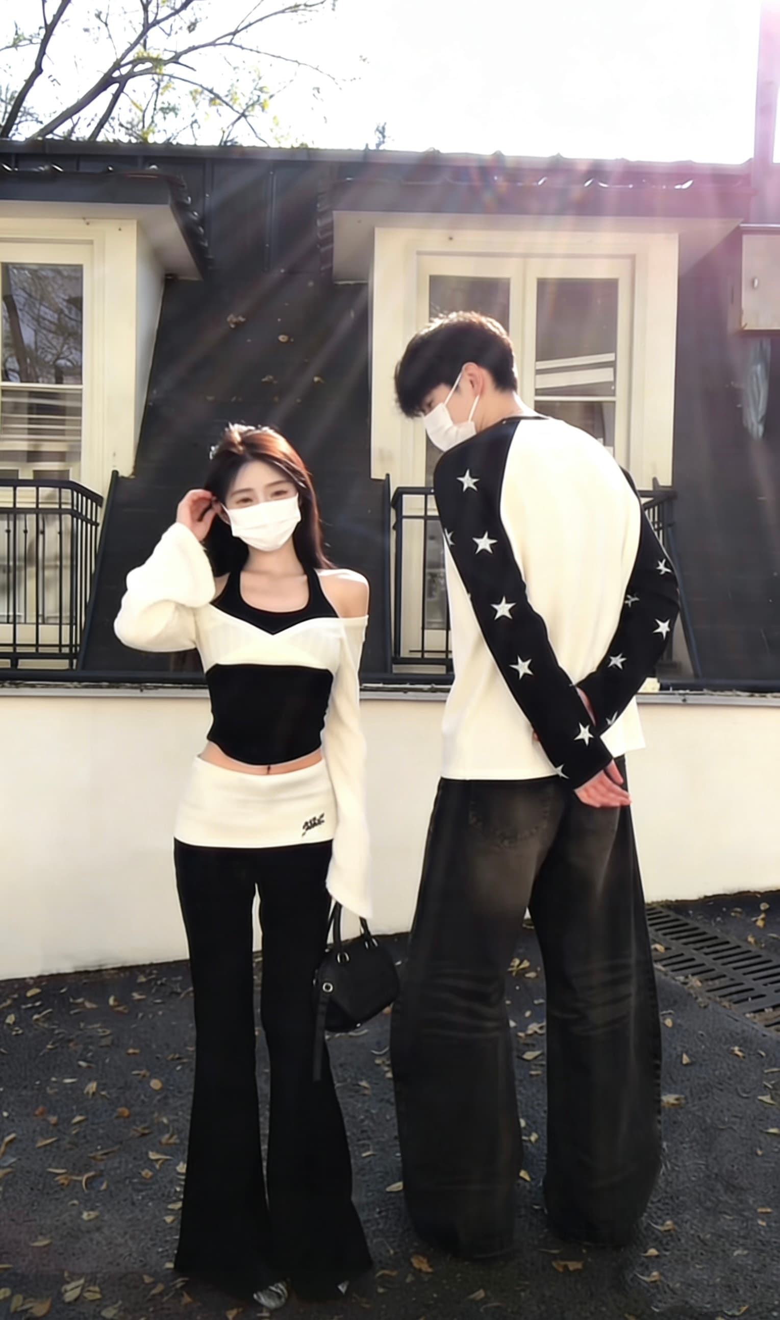 실사 순수한 욕망 바람 페이크 레이어드 행침 목 오프숄더 긴팔 맨위 여성 봄 슬림해 보이는 캐주얼 바지 세트 커플룩 상세 이미지 8