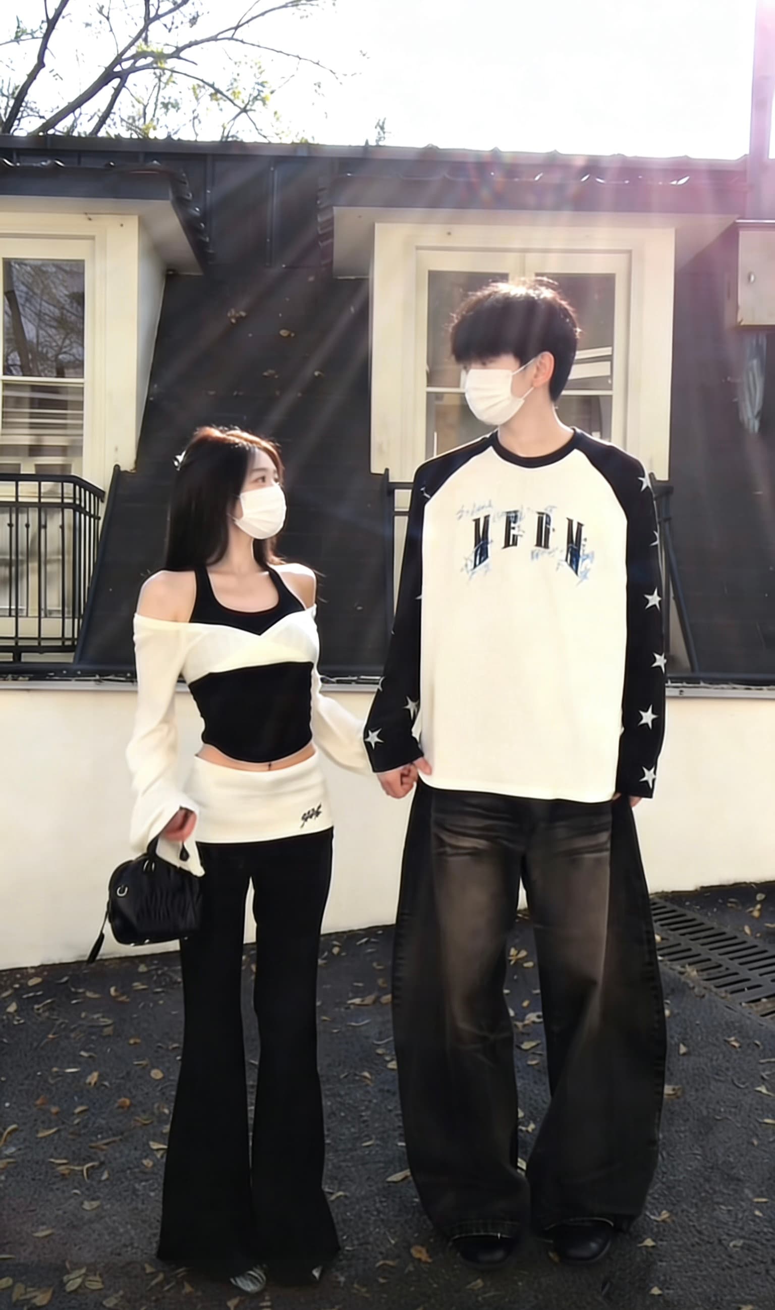 실사 순수한 욕망 바람 페이크 레이어드 행침 목 오프숄더 긴팔 맨위 여성 봄 슬림해 보이는 캐주얼 바지 세트 커플룩 상세 이미지 10