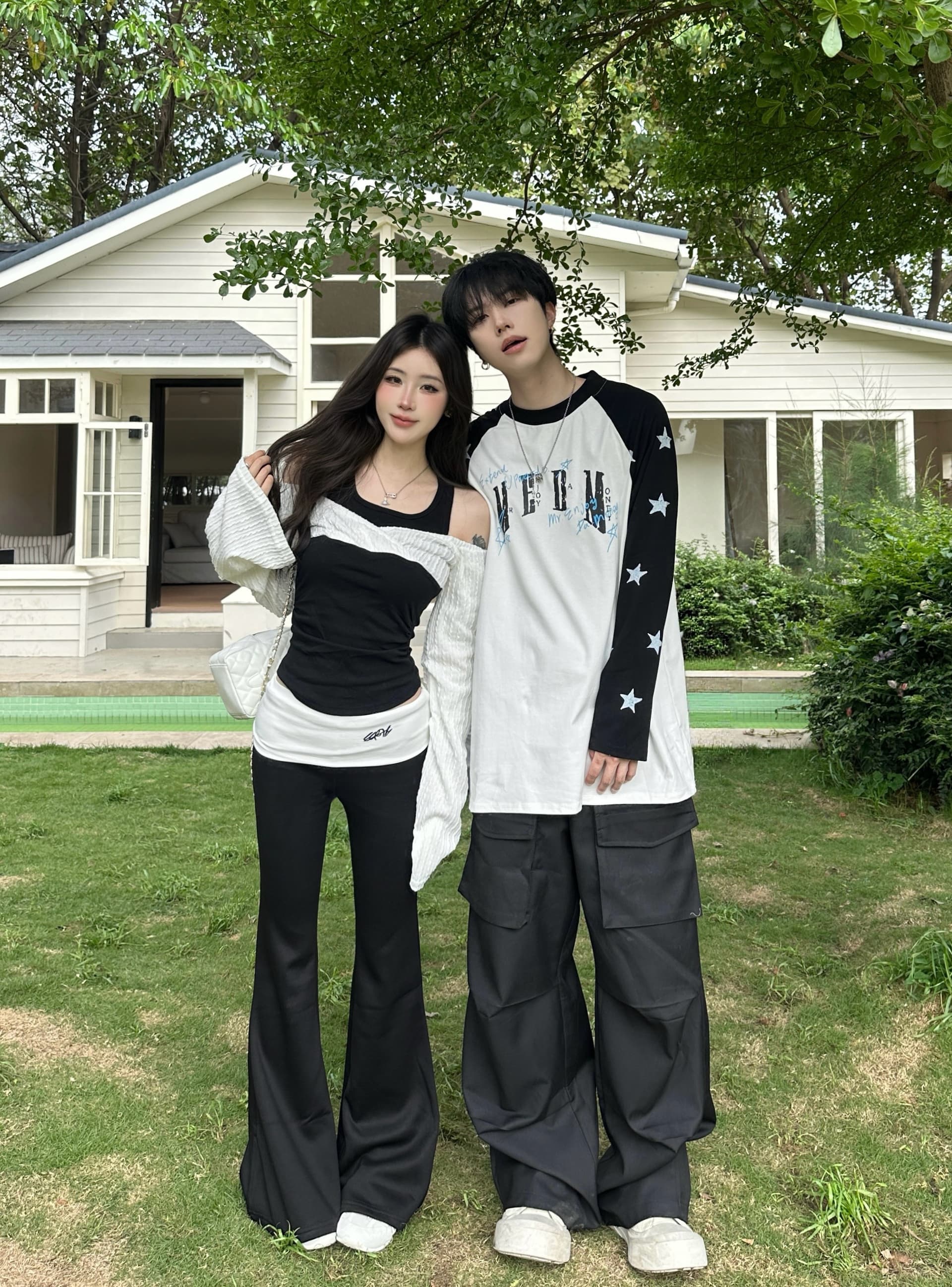 실사 순수한 욕망 바람 페이크 레이어드 행침 목 오프숄더 긴팔 맨위 여성 봄 슬림해 보이는 캐주얼 바지 세트 커플룩 이미지 2