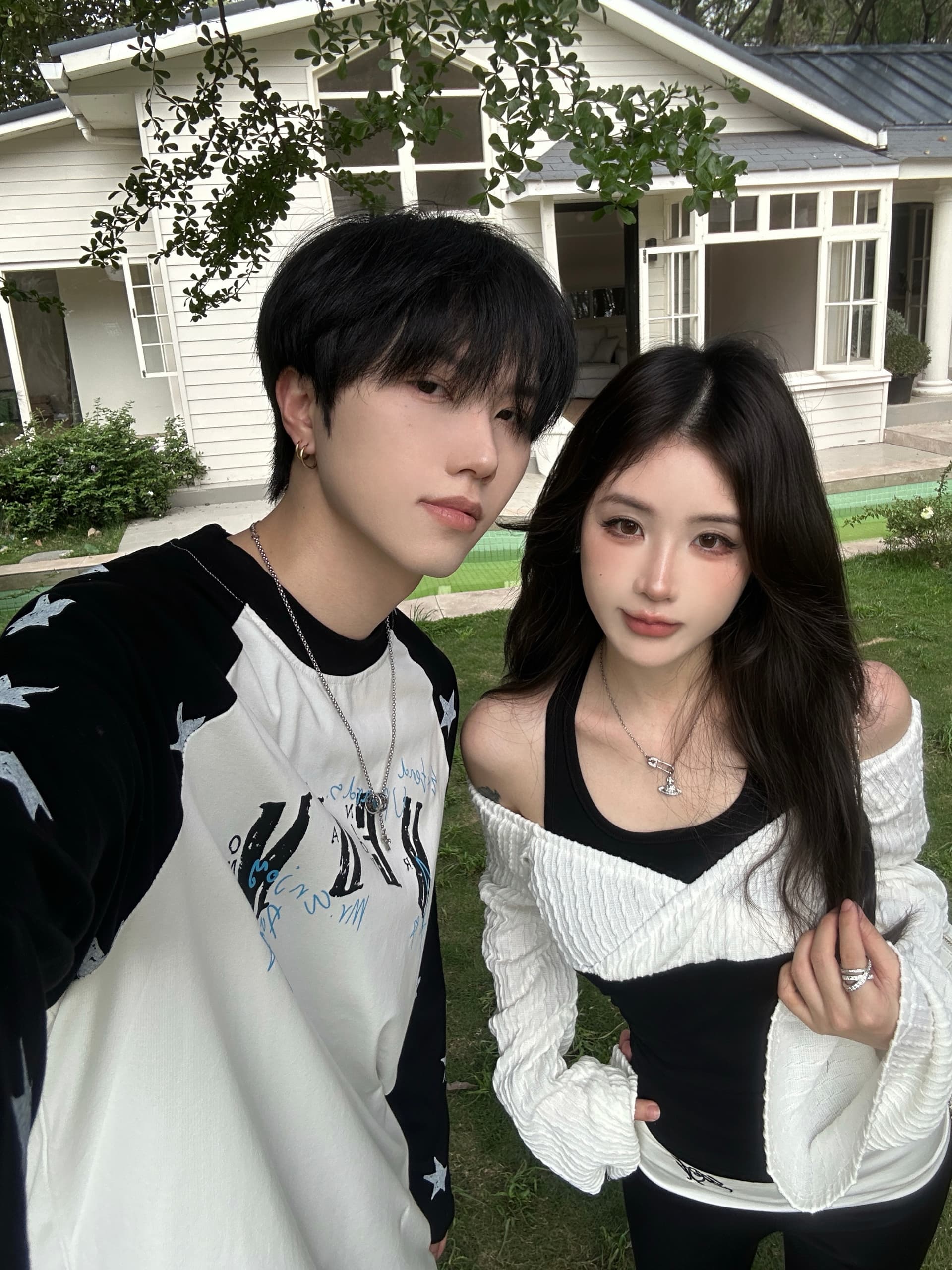 실사 순수한 욕망 바람 페이크 레이어드 행침 목 오프숄더 긴팔 맨위 여성 봄 슬림해 보이는 캐주얼 바지 세트 커플룩 이미지 5