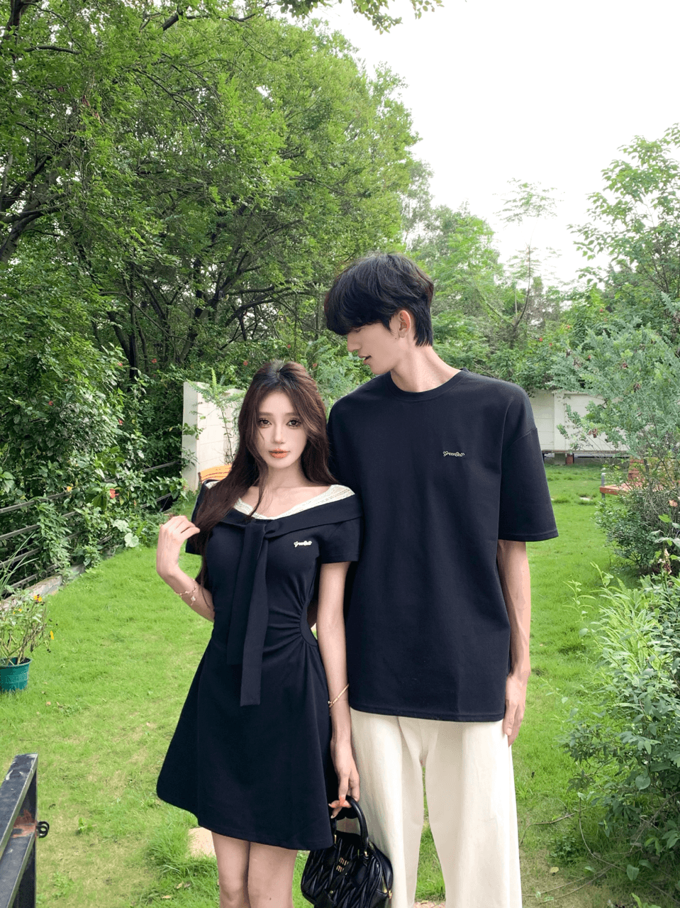 실사 학원 스타일 레이스 오프숄더 여성 드레스 꼬집기 허리 슬림해 보이는 캐주얼 치마 커플룩 이미지 2