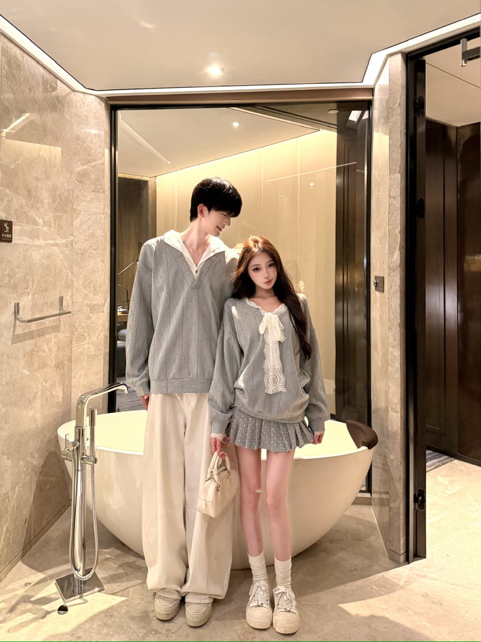 실사 털이 있고 두꺼운 후드티 달콤함 레이스 조각 부드러운 부서 느긋한 바람 캐주얼 남자 맨위 커플룩 이미지 2