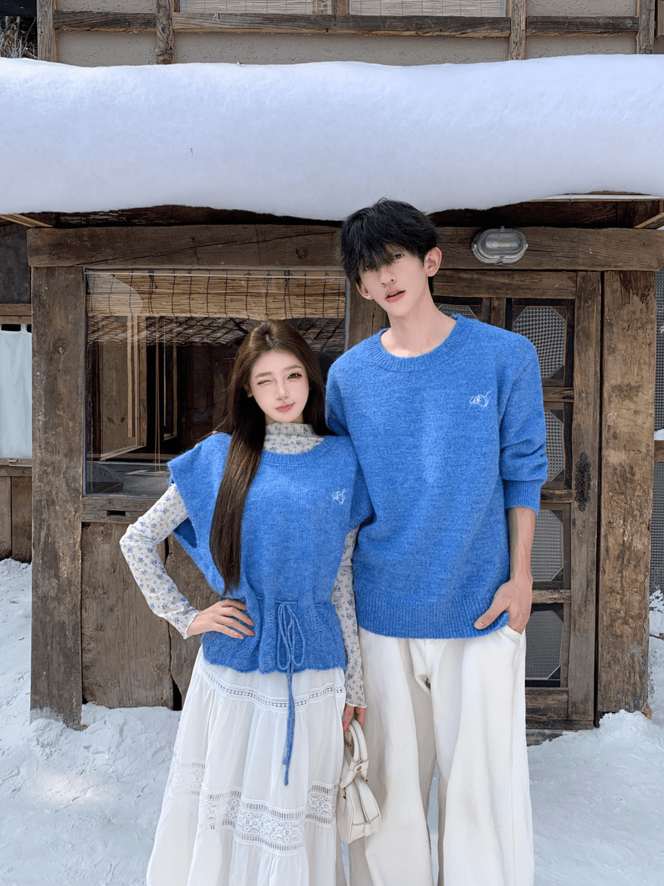 실사 한 부서 스택 착용 파란색 니트 베스트 조끼 여성 외출용 루즈핏 스웨터 커플룩 상세 이미지 5