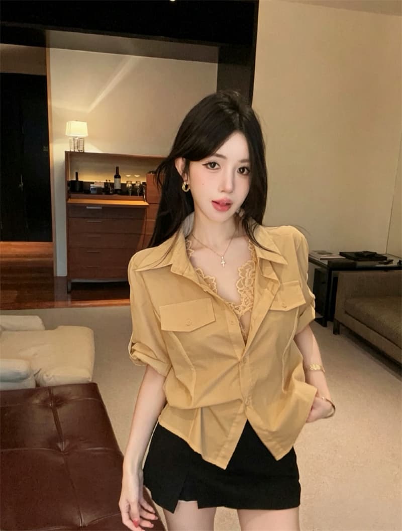 실사 2026 새로운 외국 가스 고급 센스 워크웨어 맨위 레이스 조각 페이크 레이어드 슬림해 보이는 반팔 조류 소녀 셔츠