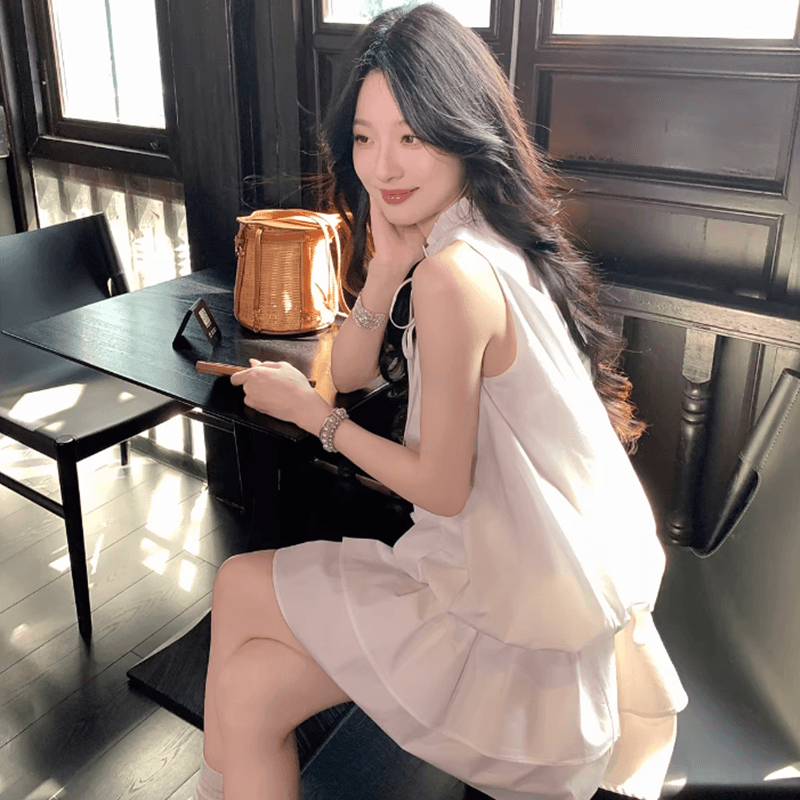 부드러운 바람 V넥 레이스업 황색 꽃밭 여성 드레스 새로운 다용도 슬림해 보이는 한 마디 민소매 미니 스커트 반바지 세트 이미지 4