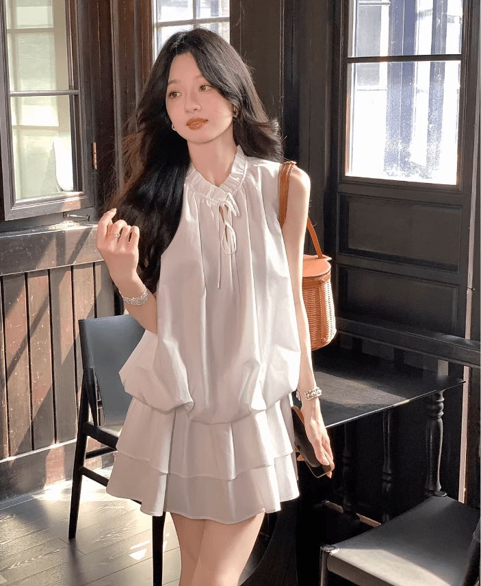 부드러운 바람 V넥 레이스업 황색 꽃밭 여성 드레스 새로운 다용도 슬림해 보이는 한 마디 민소매 미니 스커트 반바지 세트 상세 이미지 5