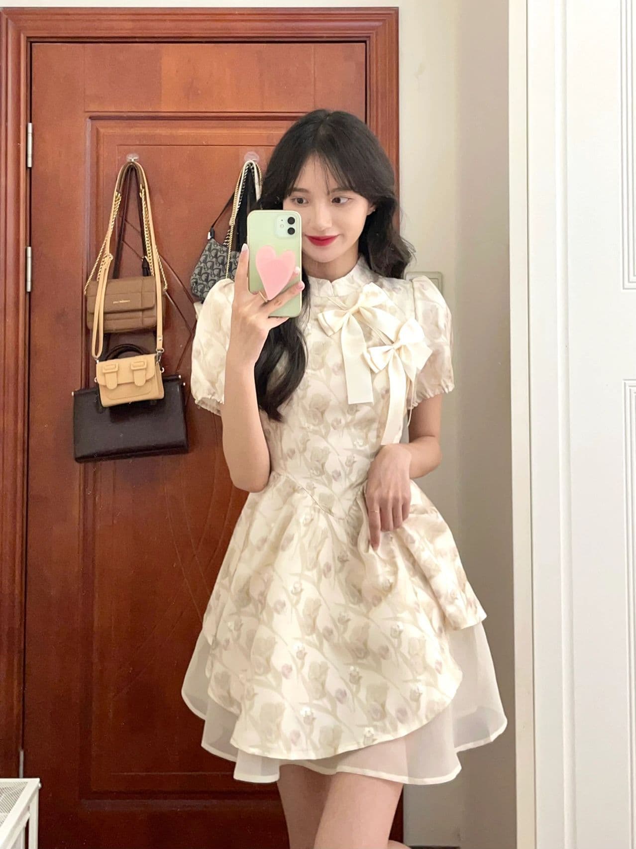 새로운 중식 허리 수축 슬림해 보이는 퍼프 스커트 여성 2026 여름 새로운 디자인 센스 거품 소매 꽃무늬 드레스 학원 상세 이미지 2