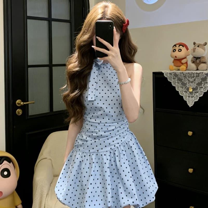 있음 네리 파란색 도트 무늬 스트랩 행침 목 드레스 해변가 휴가 핫걸 허리 수축 꽃밭 미니 스커트 이미지 4