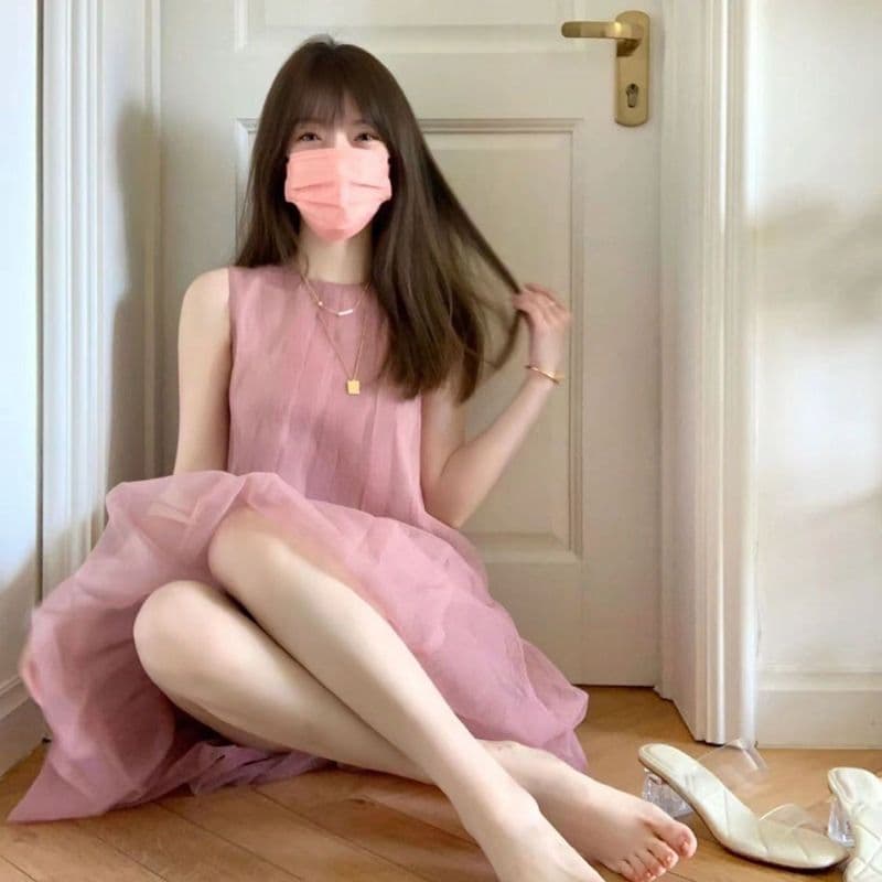 핑크색 라운드 넥 민소매 여성 드레스 2026 년 새로운 여름 여성 의류 품격 디자인 센스 루즈핏 점프 슈트 치마 이미지 4