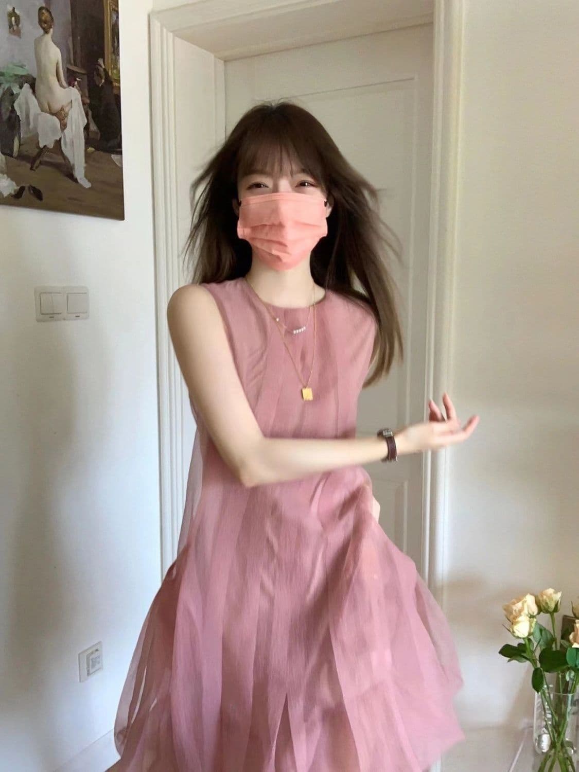 핑크색 라운드 넥 민소매 여성 드레스 2026 년 새로운 여름 여성 의류 품격 디자인 센스 루즈핏 점프 슈트 치마 상세 이미지 3