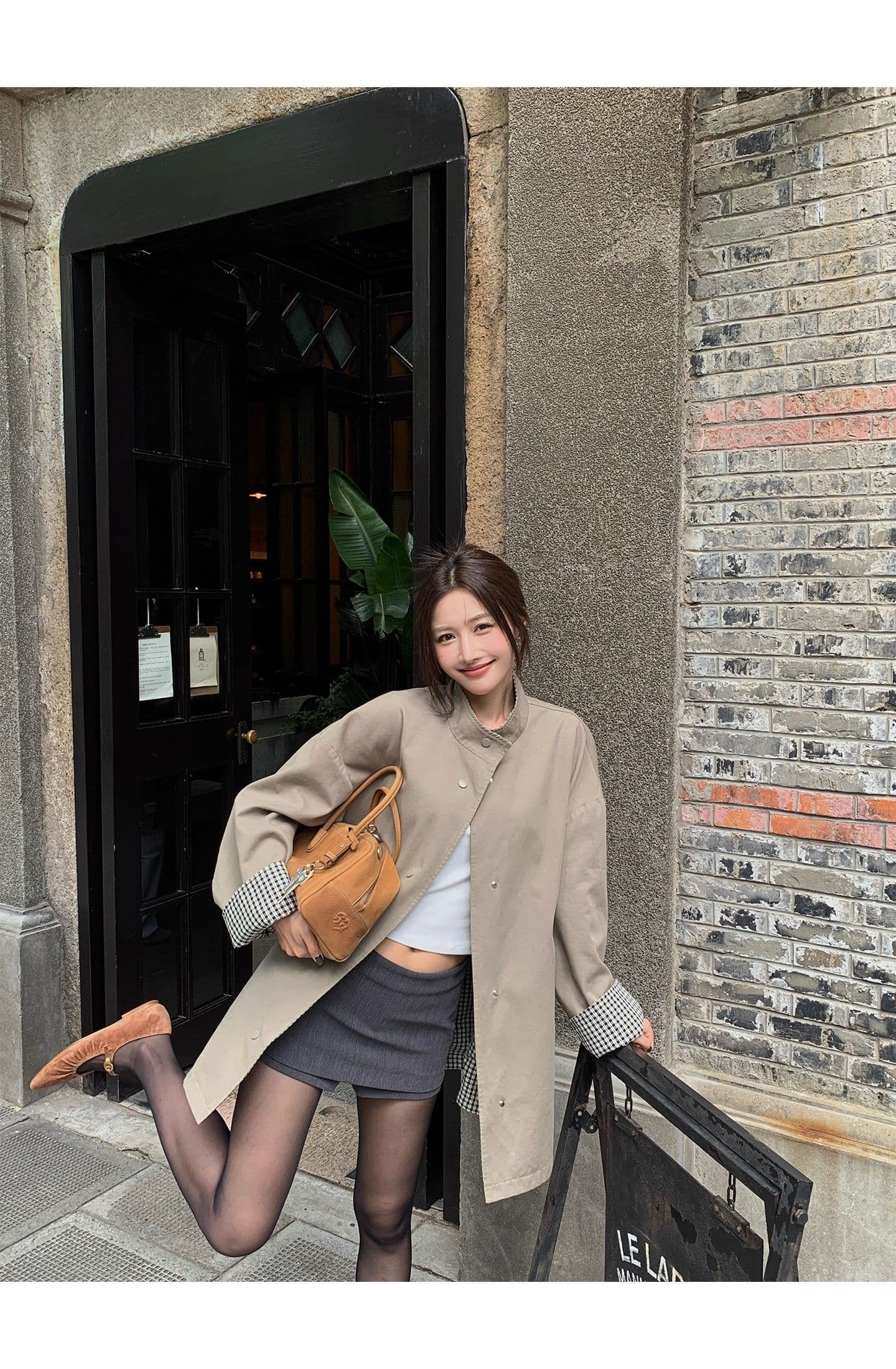 고급 센스 품격 느긋한 바람 디자인 센스 양면 착용 체크무늬 스탠드 칼라 질감 바람막이 여성 코트 중간 길이 맨위 상세 이미지 5