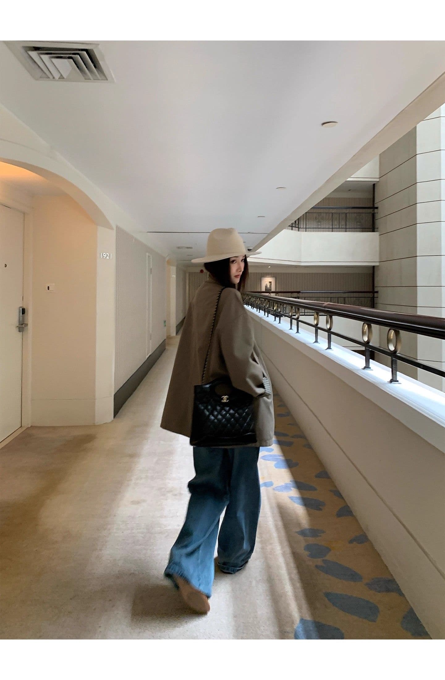 고급 센스 품격 느긋한 바람 디자인 센스 양면 착용 체크무늬 스탠드 칼라 질감 바람막이 여성 코트 중간 길이 맨위 상세 이미지 11