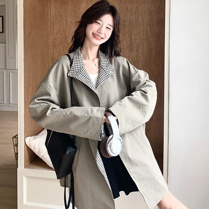 일본식 레트로 스탠드 칼라 고급 착용 체크무늬 바람막이 여성 코트 가을 겨울 새로운 루즈핏 중간 길이 영국식 바람 코트