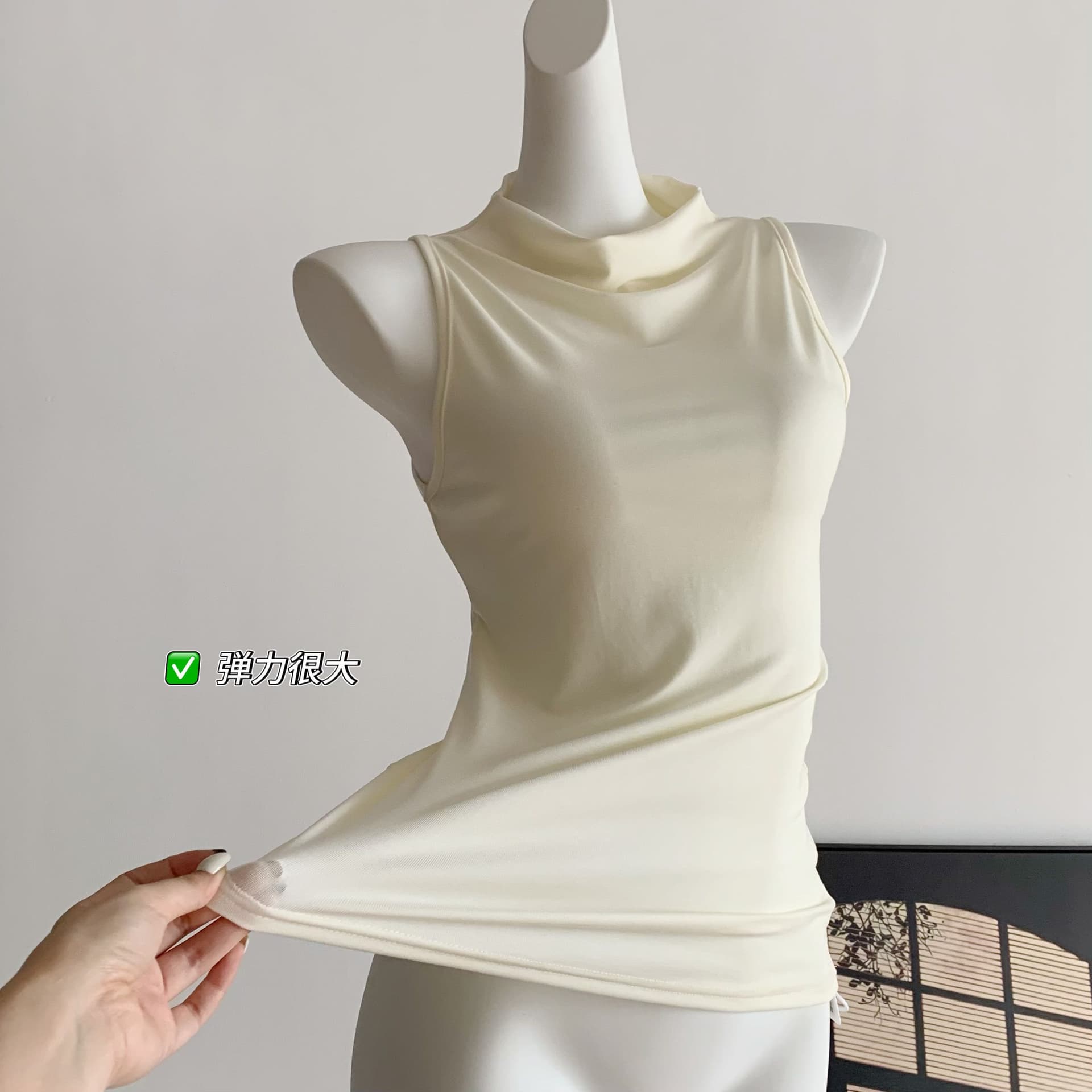 suuuicee 탄산 해풍 뽕나무 누에 실크 럭셔리 수준 비율 반하이넥 라이 경기 서울 몸매 가꾸기 민소매 조끼 상세 이미지 17