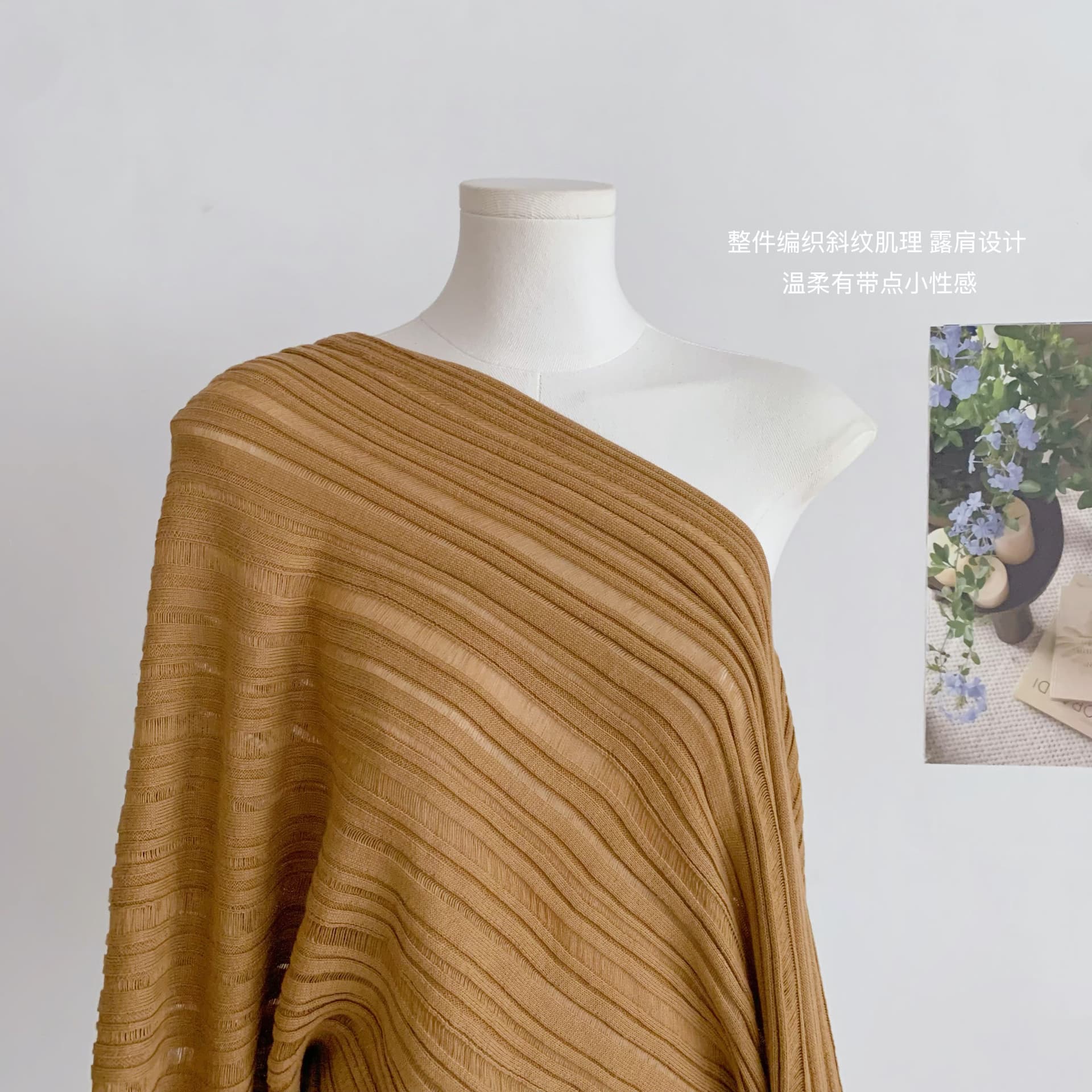 farte shop 한 부서 느긋한 비스듬한 어깨 스웨터 여자 가을 불규칙 디자인 도루 센스 루즈핏 모직물 맨위 상세 이미지 5