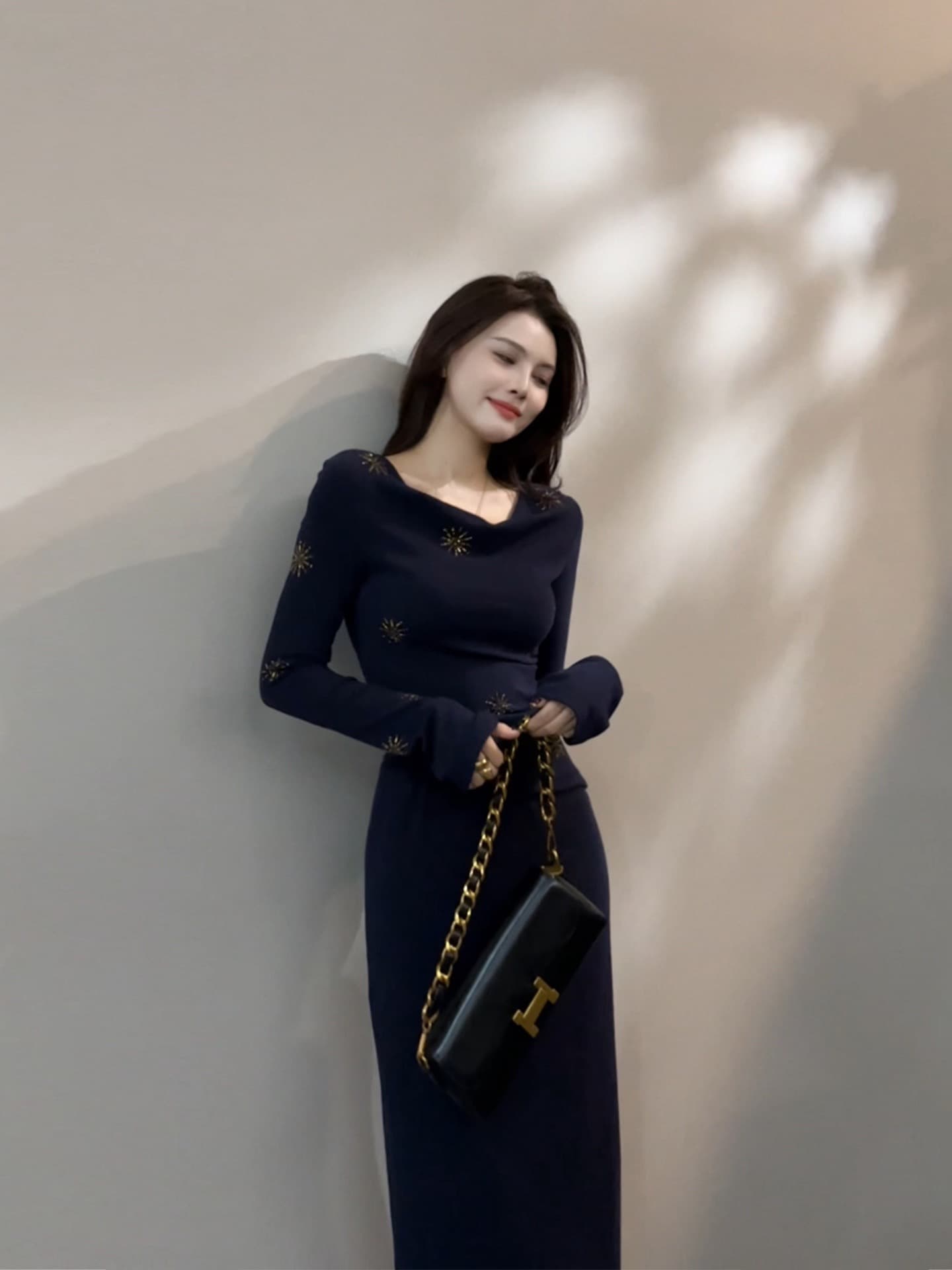 대 찌르기 가을 새로운 흔들다 칼라 디자인 센스 긴팔 패션 빛 럭셔리 프랑스식 몸매 가꾸기 반 스커트 세트 상세 이미지 8