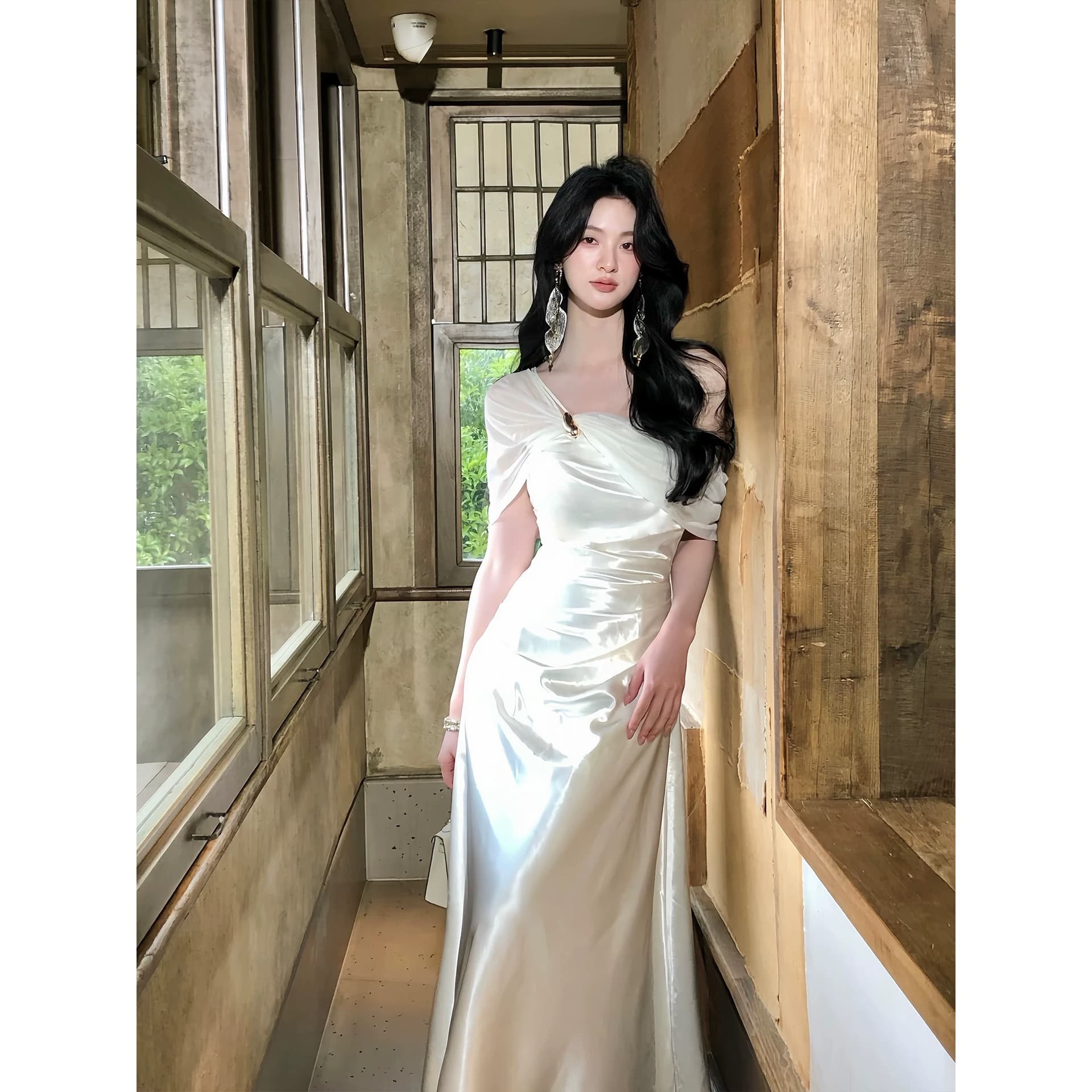 하나부터 순간 디자인 센스 비스듬한 어깨 금속 버클 새틴 롱 스커트 허리 수축 인어 꼬리 고급 센스 빛 럭셔리 예복 롱 스커트 상세 이미지 5