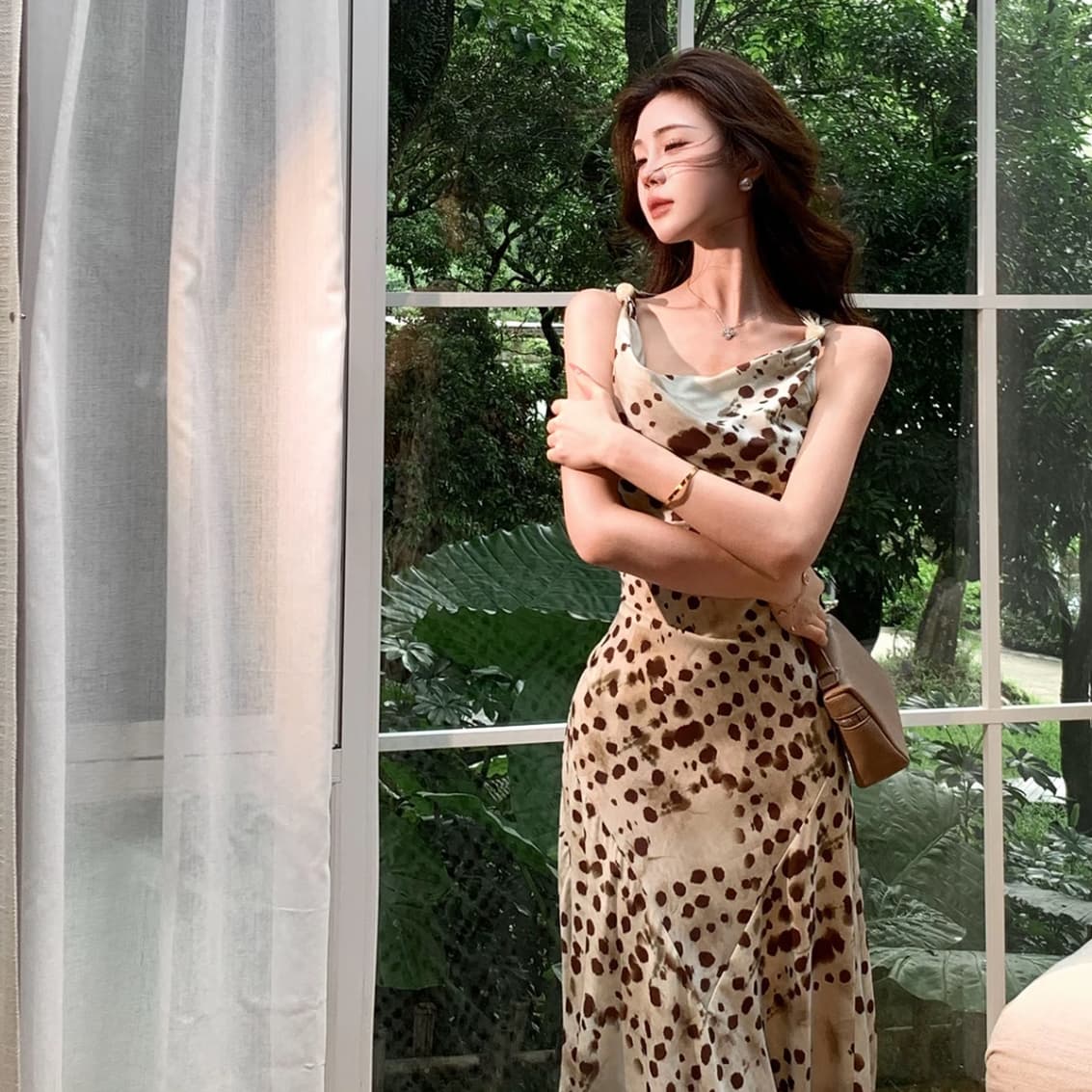 무쯔리 목자이 ~ 중 리 맑은 창 와일드 그림자 디자인 센스 품격 슬립 흔들다 칼라 드레스 하이웨이스트 스트랩 A라인 스커트 상세 이미지 2