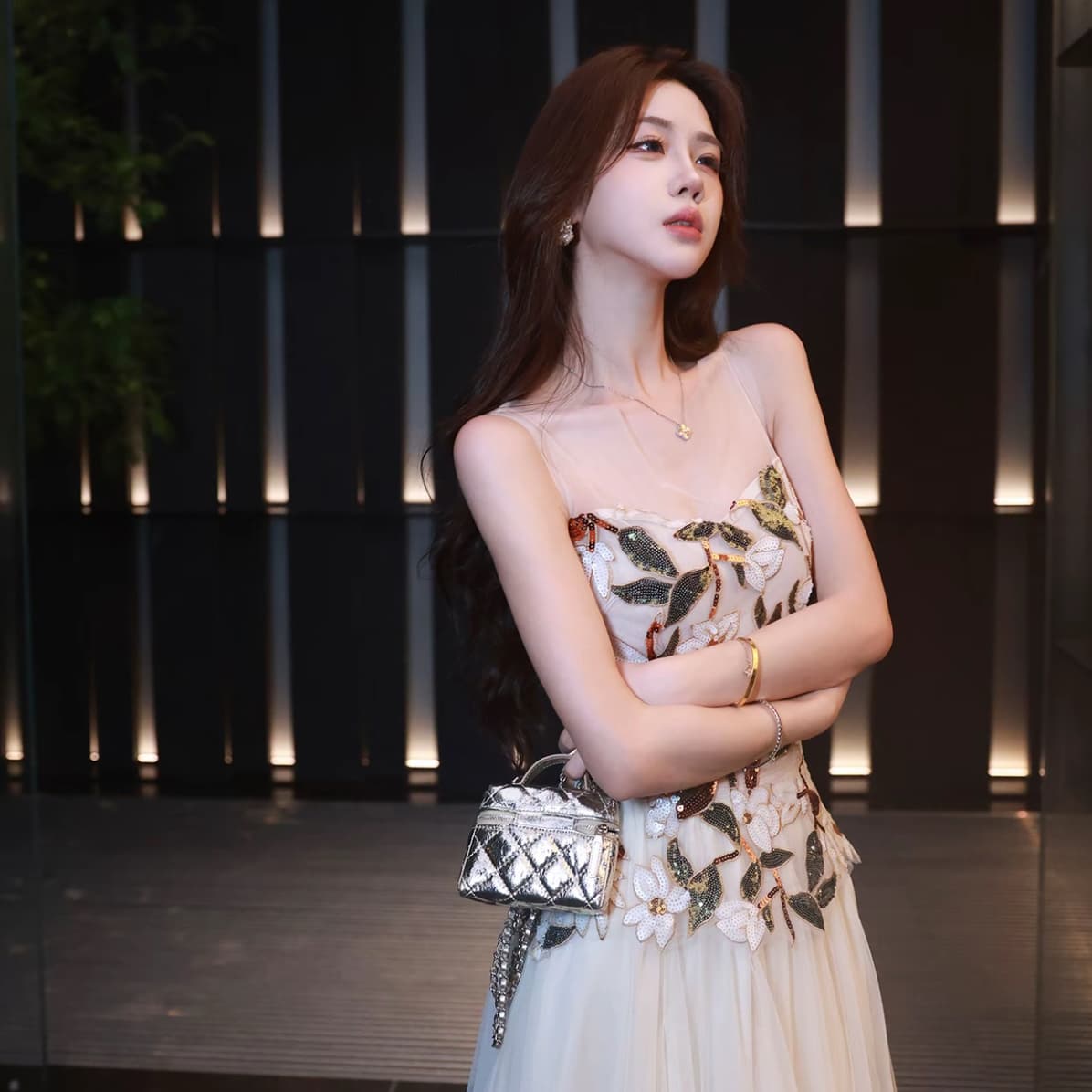 무쯔리 목자이 ~ 중 리 늦게 빛 반사하다 꽃 빛 럭셔리 분위기 센스 패치워크 자수 허리 수축 맨위 망사 반신 치마 세트 상세 이미지 5
