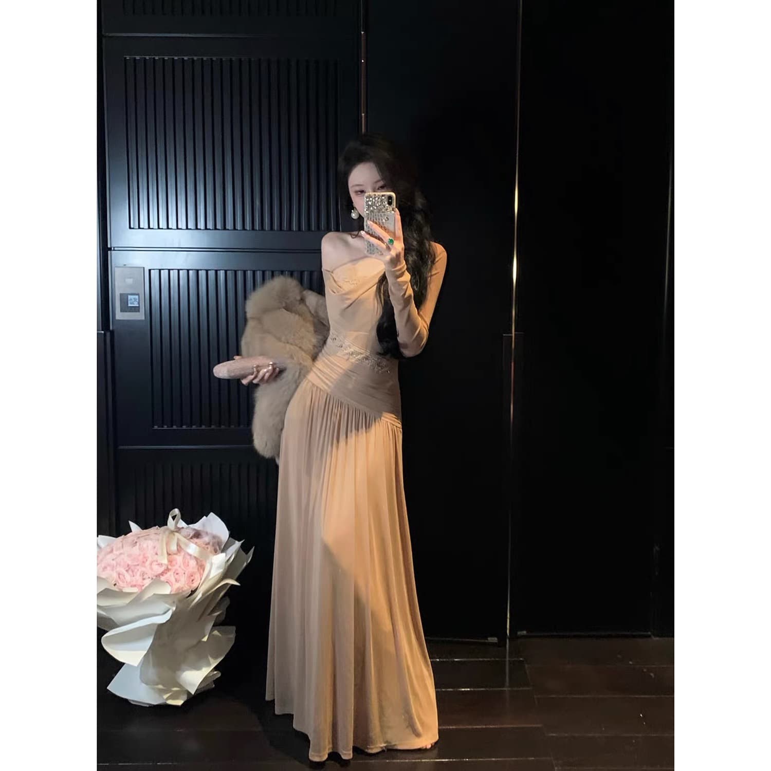 syqiao 샴페인 저녁 식사 비스듬한 어깨 흔들다 칼라 불규칙 긴팔 드레스 이미지 3