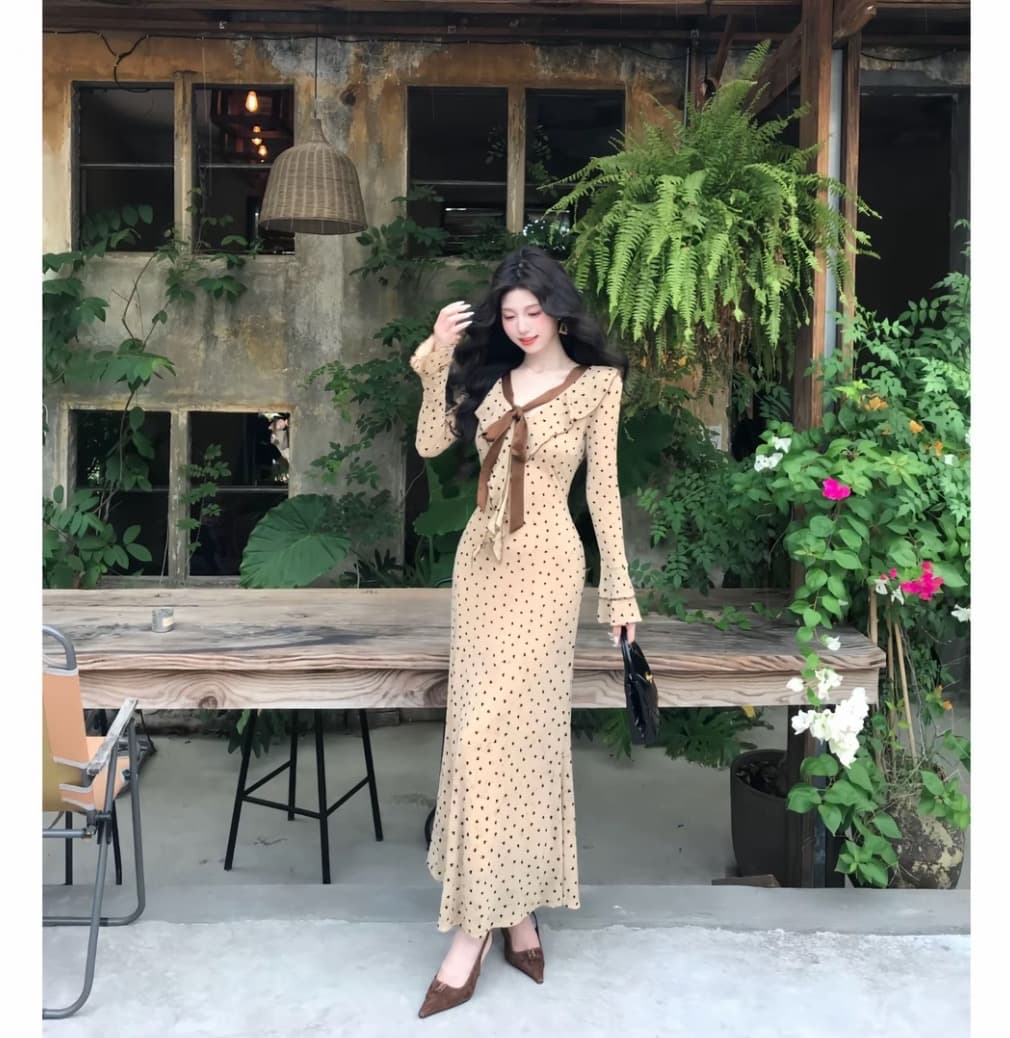 폴카 블랙 숙련 된 하트 도트 무늬 V넥 프릴 이른 가을 몸매 가꾸기 슬림해 보이는 품격 프랑스식 하이웨이스트 인어 꼬리 상세 이미지 4