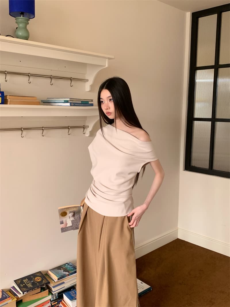 비스듬한 어깨 품격 티셔츠 여름 새로운 허리 수축 슬림해 보이는 불규칙 디자인 오프숄더 맨위 상세 이미지 5