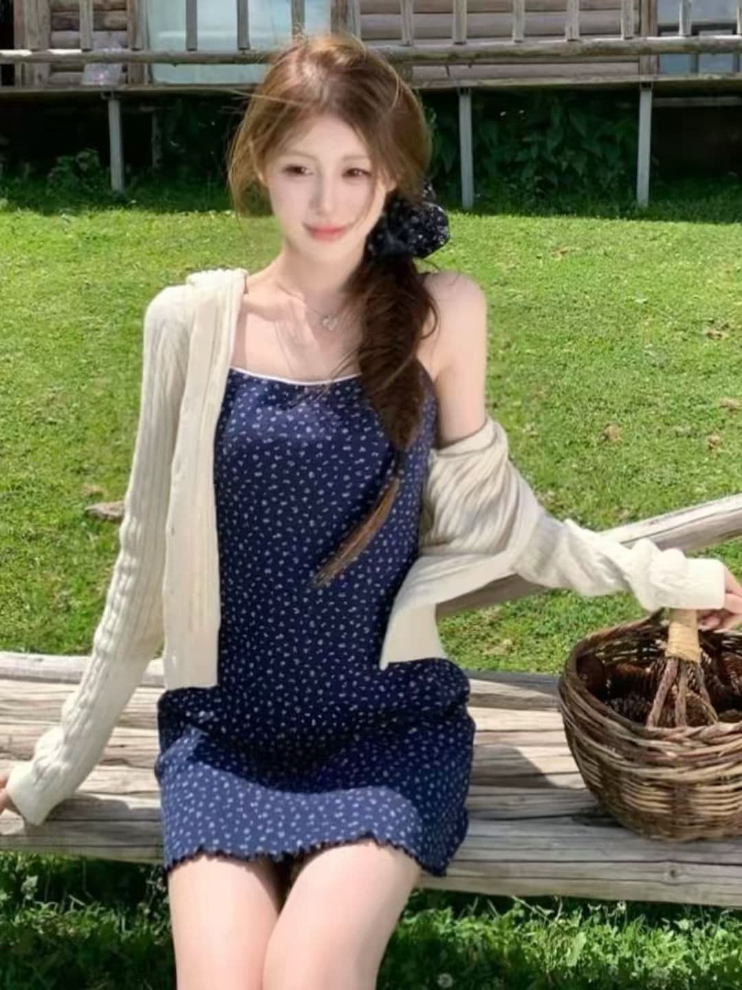그리드 레이 소녀 느긋한 바람 미니멀리즘 캐주얼 바람 패션 트렌드 2026 년 가을 슬림해 보이는 V넥 상세 이미지 2